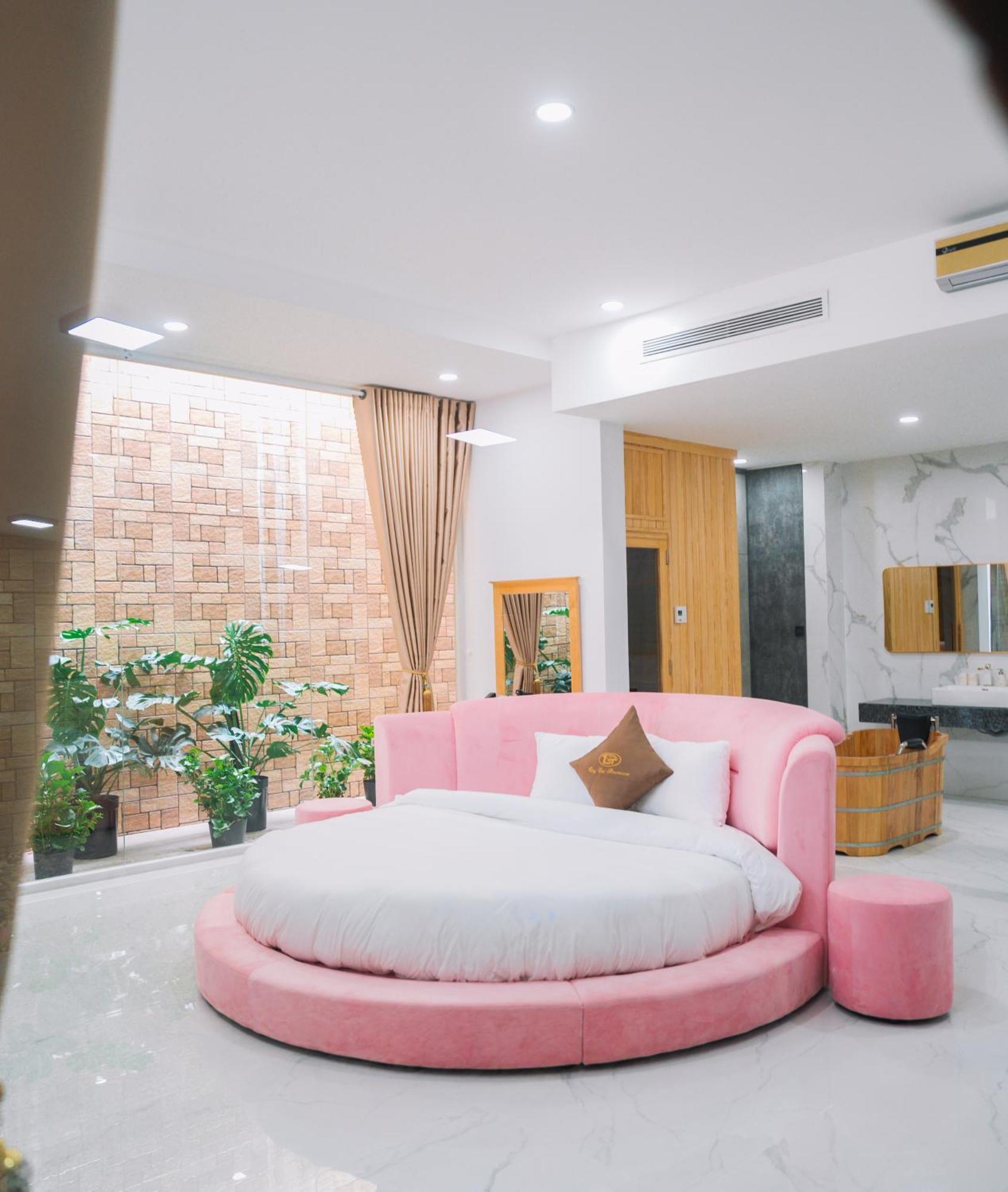 Quy Tai Premium Hotel Da Lat Exterior photo