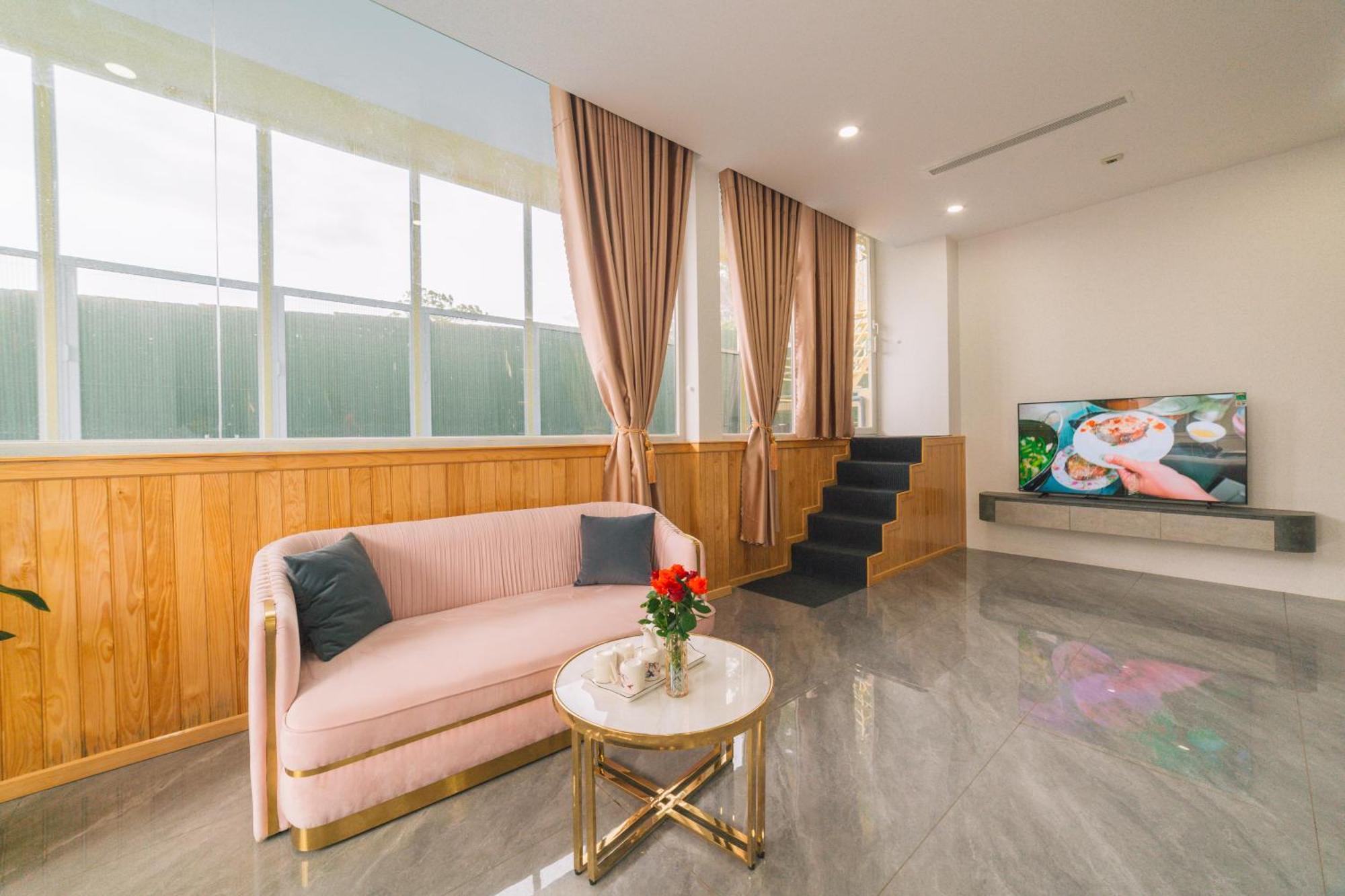 Quy Tai Premium Hotel Da Lat Exterior photo